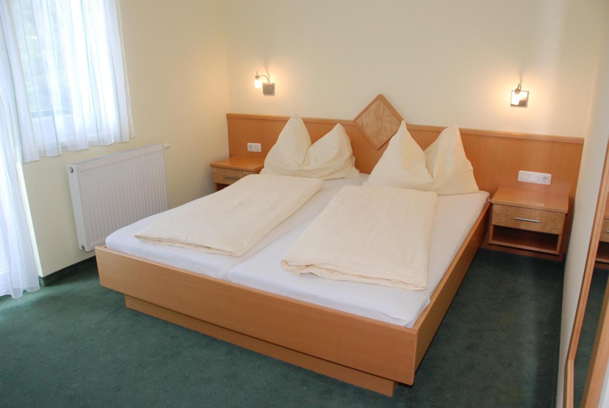 Gaestehaus Groeblacher Köstenberg Extérieur photo